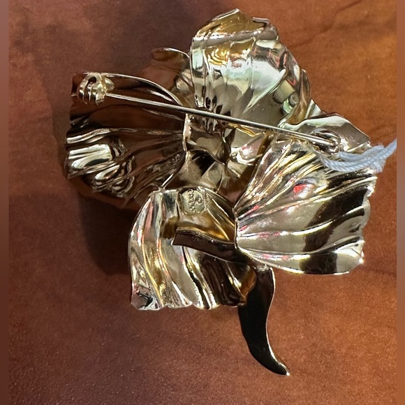 Dior Gold Floral Brooch - Picture 5 of 14
